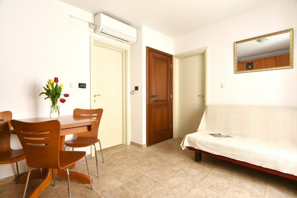 Apartments Kokolo Šibenik Pokoj fotografie